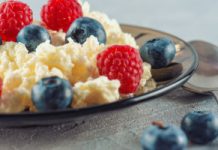 Najlepsza godzina na zjedzenie kolacji. Kilogramy polecą w dół