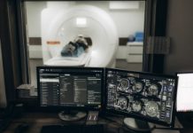 Nowa metoda analizy obrazu rezonansu opracowana. Pomoże to diagnostykę uszkodzeń nerwy wzrokowego