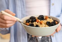 To najlepsza wersja owsianki na niższy cholesterol. Kluczowe są 2 dodatki