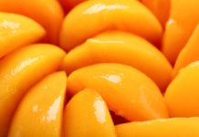Powoduje szkodliwe zmiany w jelitach. Zwiększa przepuszczalność