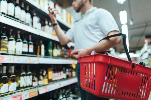 Rośnie liczba zgonów na nowotwory związane z alkoholem. 1 grupa czynników rakotwórczych