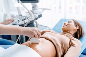 Gdańsk: ruszył projekt LIFE MUMs. Aplikacja ma chronić ciężarne przed