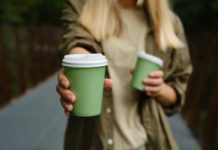 3-4 filiżanki dziennie mogą obniżyć stan zapalny w wątrobie. Dietetycy tłumaczą