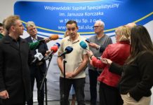 Ponad 200 zgłoszeń, zgoda na 15 zabiegów. Pierwszy pacjent z alzheimerem już po operacji